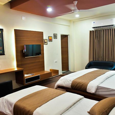 Hotel Ashooka Inn Gandhinagar Exterior foto