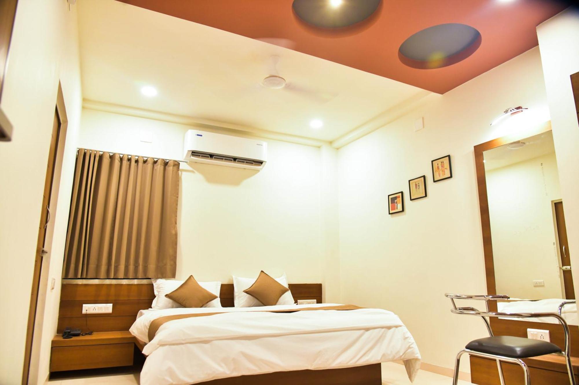 Hotel Ashooka Inn Gandhinagar Exterior foto