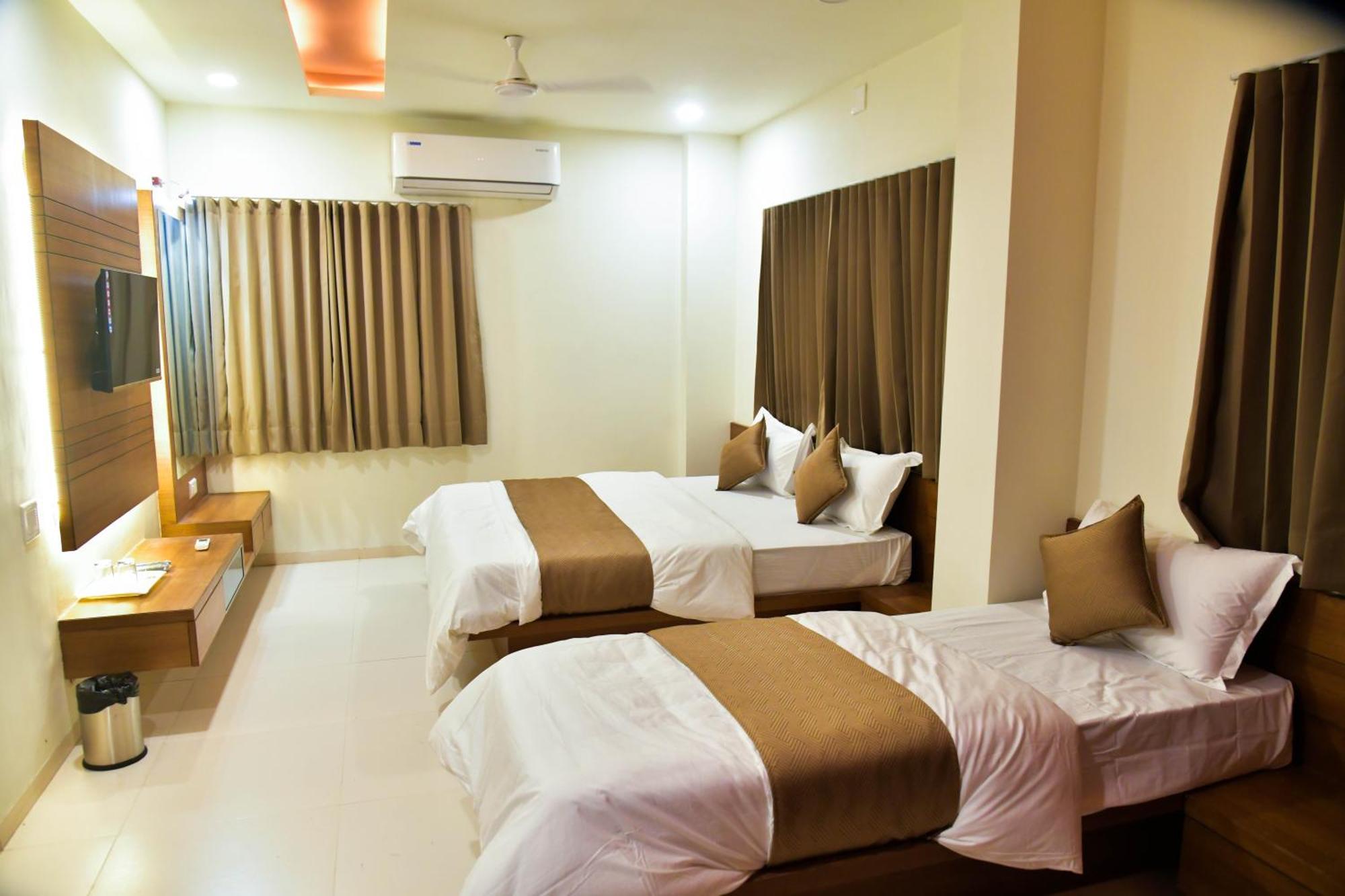 Hotel Ashooka Inn Gandhinagar Exterior foto