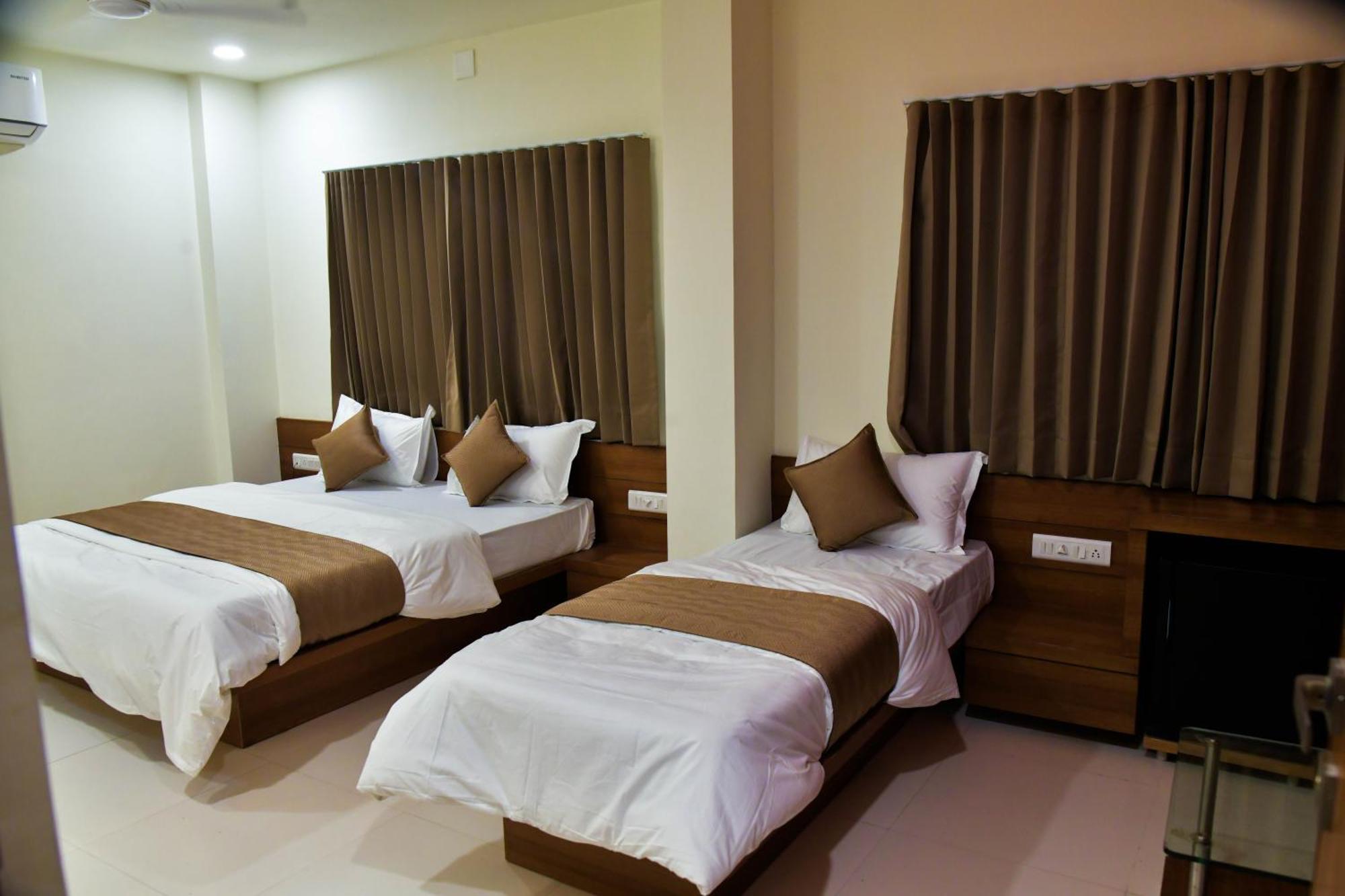 Hotel Ashooka Inn Gandhinagar Exterior foto